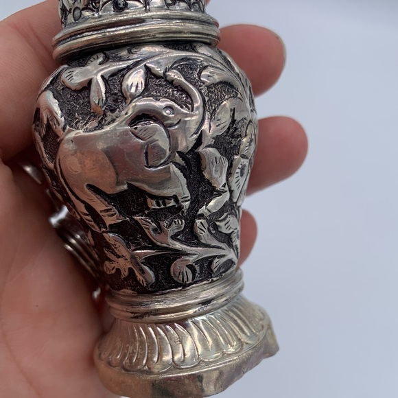 Antique Repousse Sterling Silver Elephant Ornate Salt Shaker Late 1800s - Picture 2 of 7
